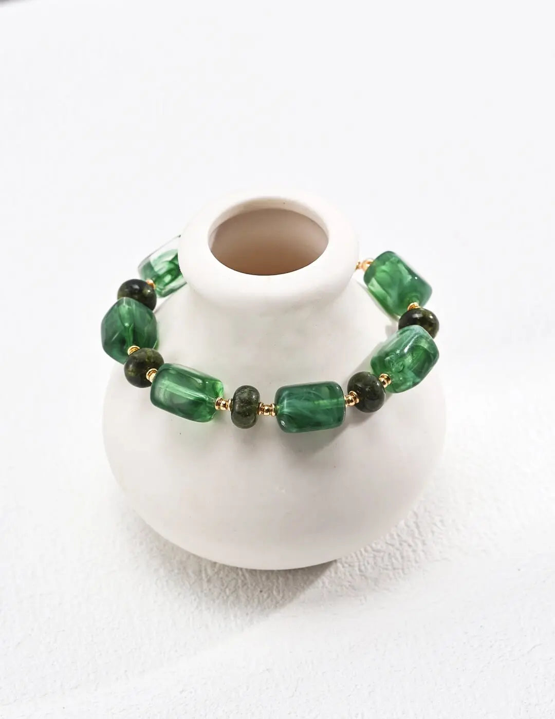 Vintage Resin Stone Bracelet Glim Wink