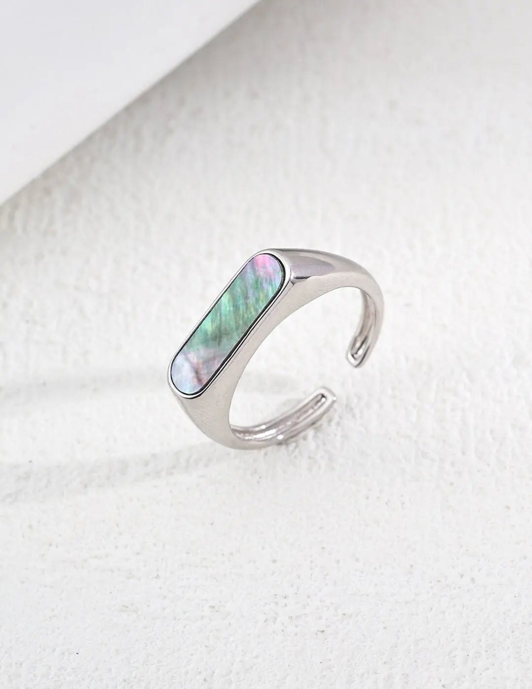 Minimalist Black Mother-of-Pearl Ring Glim Wink