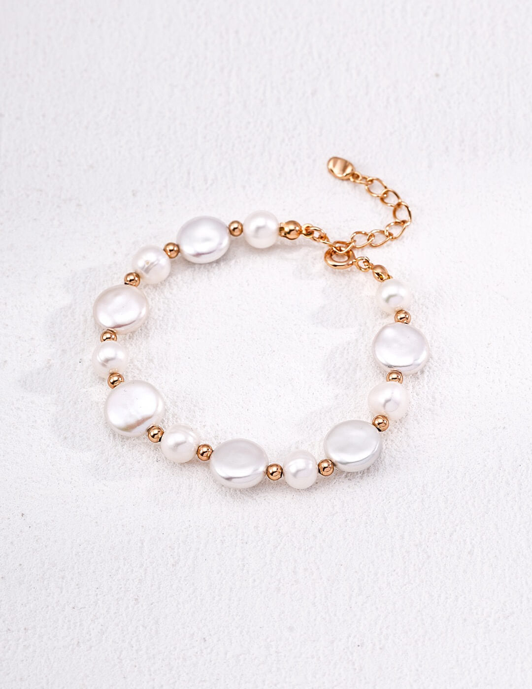 Baroque Button Pearl Bracelet Glim Wink
