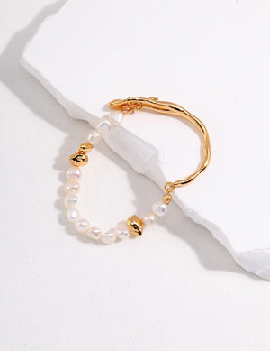 Fluid-Designed Pearl Bracelet Glim Wink