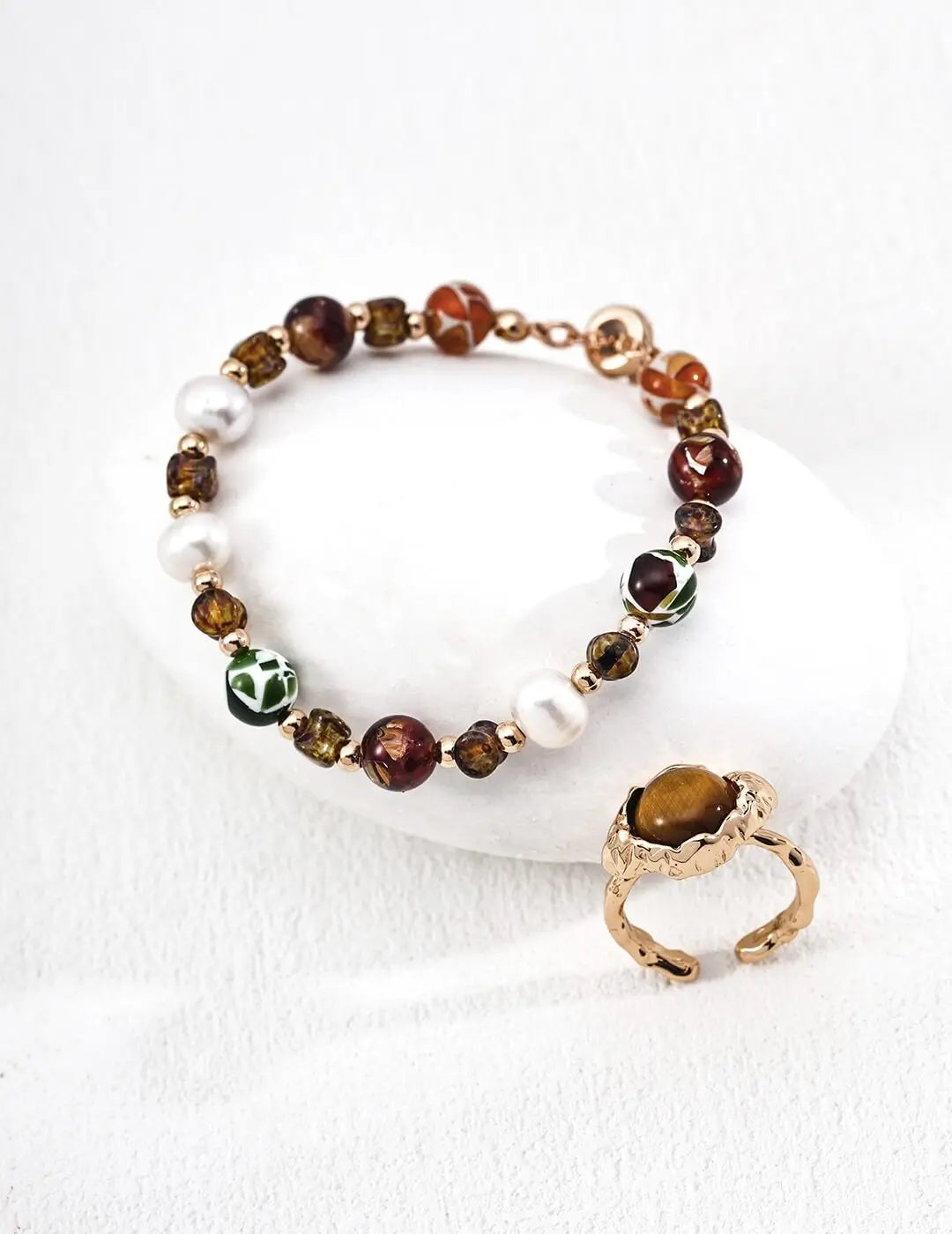 Natural Iridescent Glass Shell Bead Bracelet Glim Wink