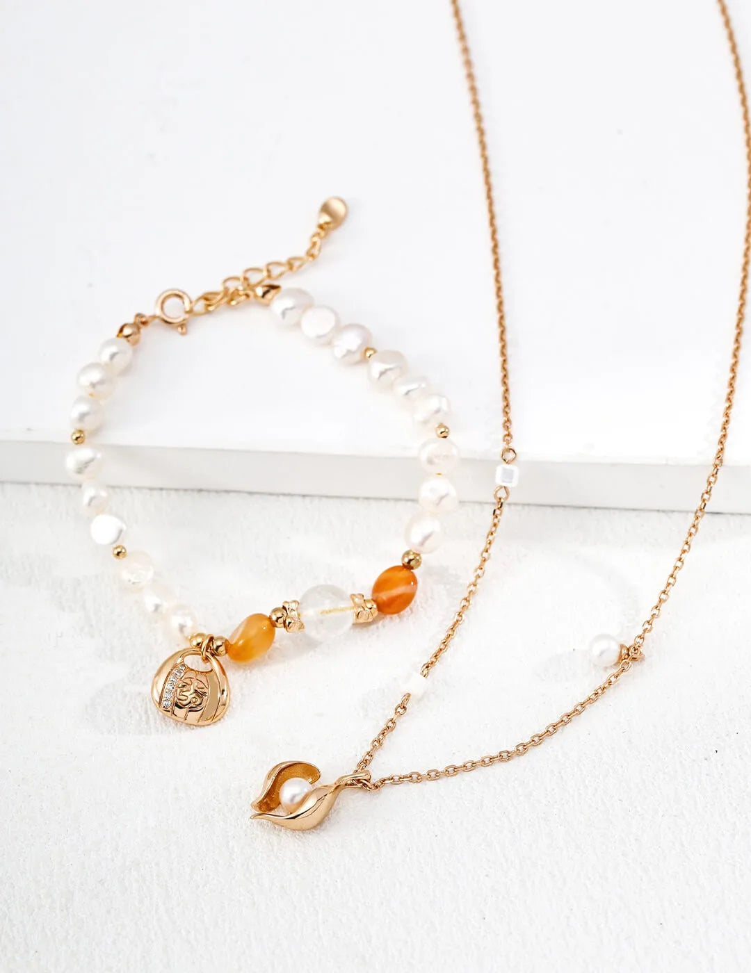 Red Agate Fortune Pouch Pearl Bracelet Glim Wink