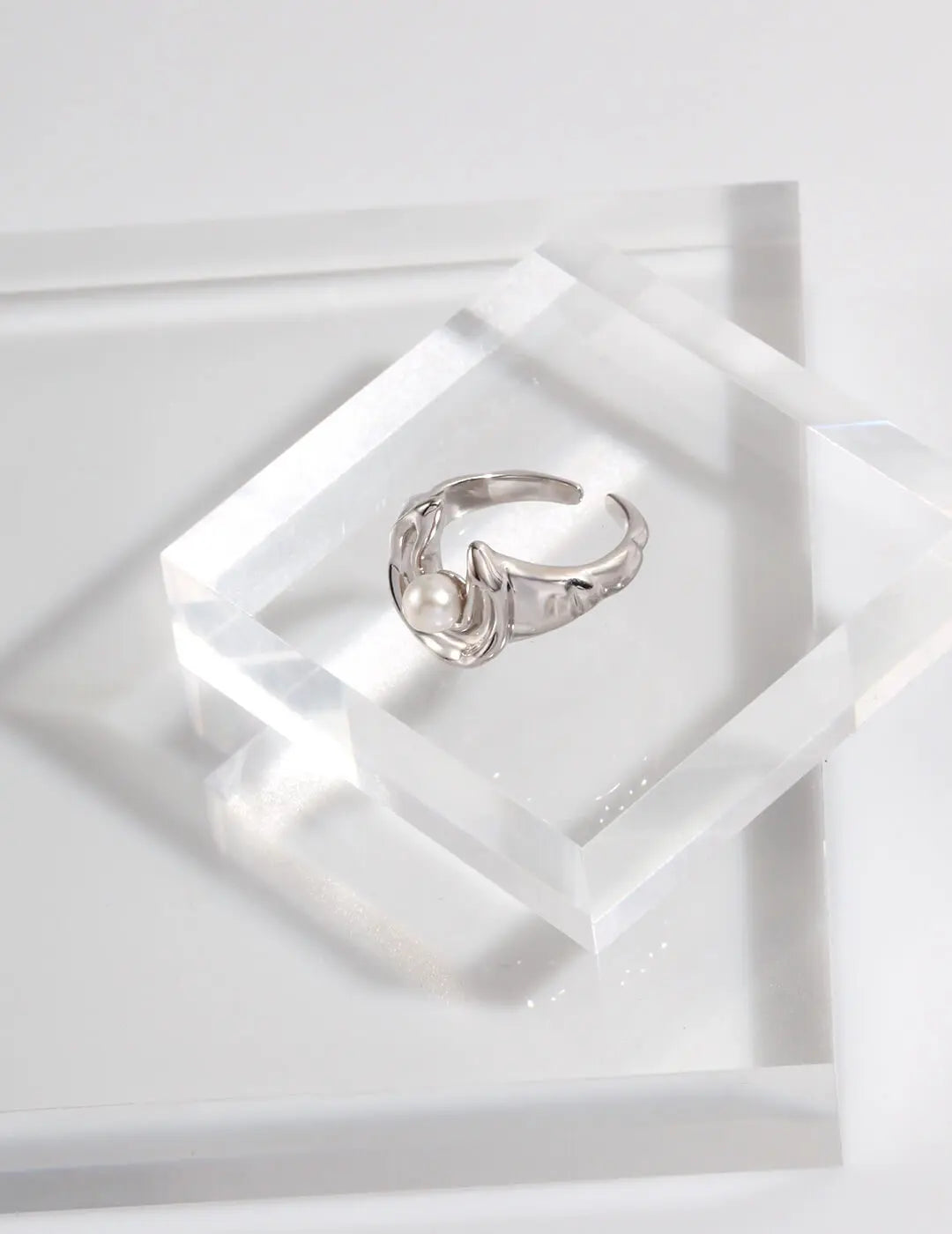 Moon & Star Designed Pearl Ring Glim Wink