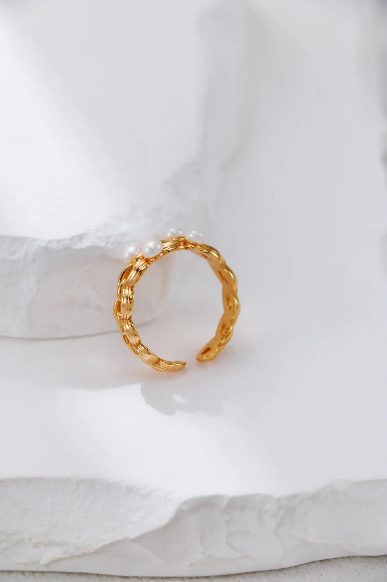 Braided Pearl Ring Glim Wink