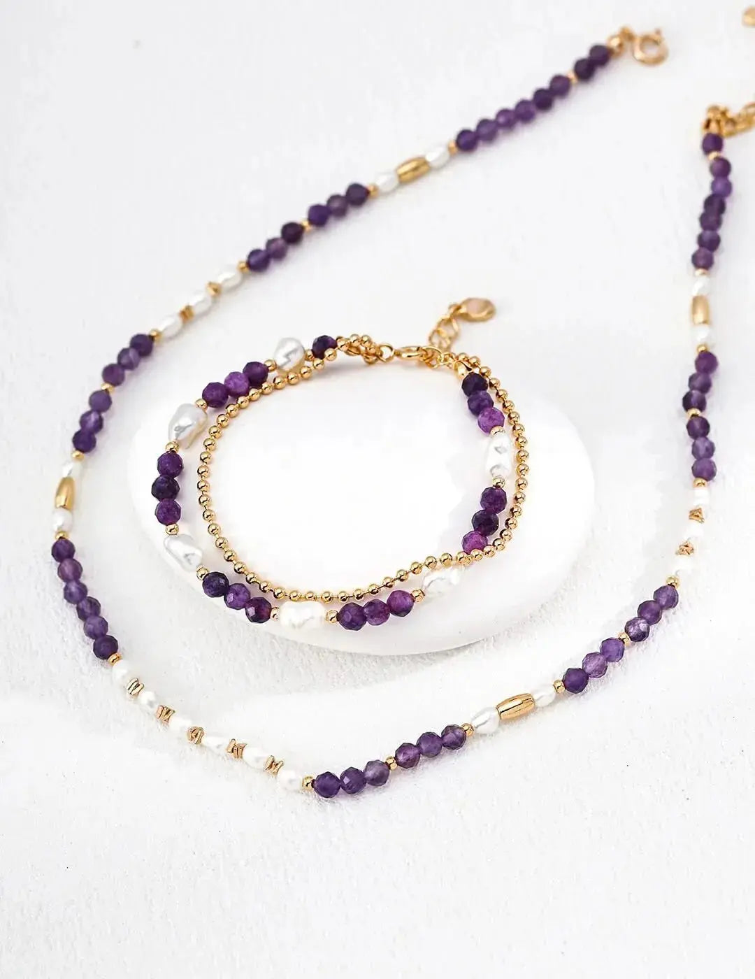 Office Jewelry for Sensitive Skin – Hypoallergenic Pieces That Don’t Compromise on Polish Glim Wink