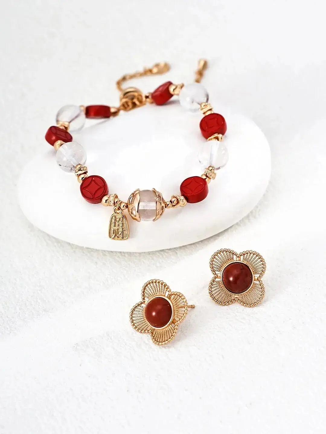 Minimalist Jewelry Picks: Expert Guide to Styles, Brands & Everyday Pieces 2026 Glim Wink