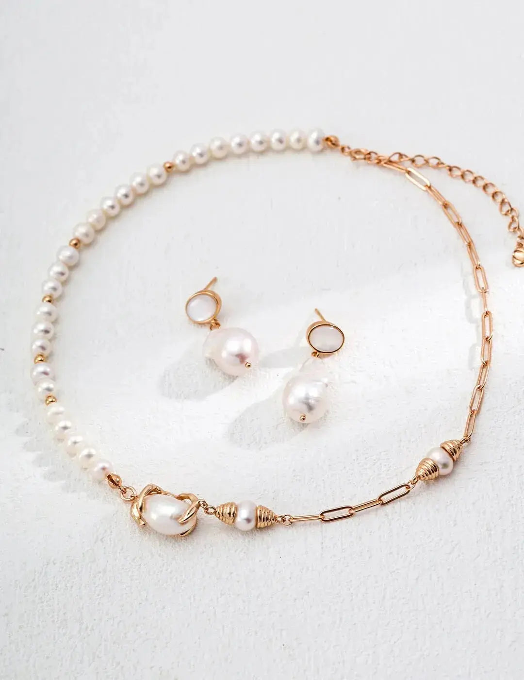 Modern Rhodium-Plated Jewelry for Young Professionals: Sleek & Trendy Glim Wink