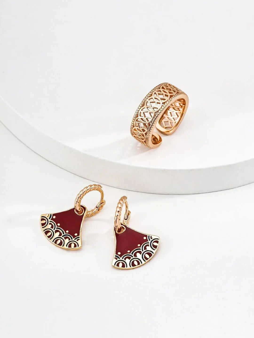 Vintage Pearl Jewelry: Timeless Pieces for Elegant Office Style - Glim Wink