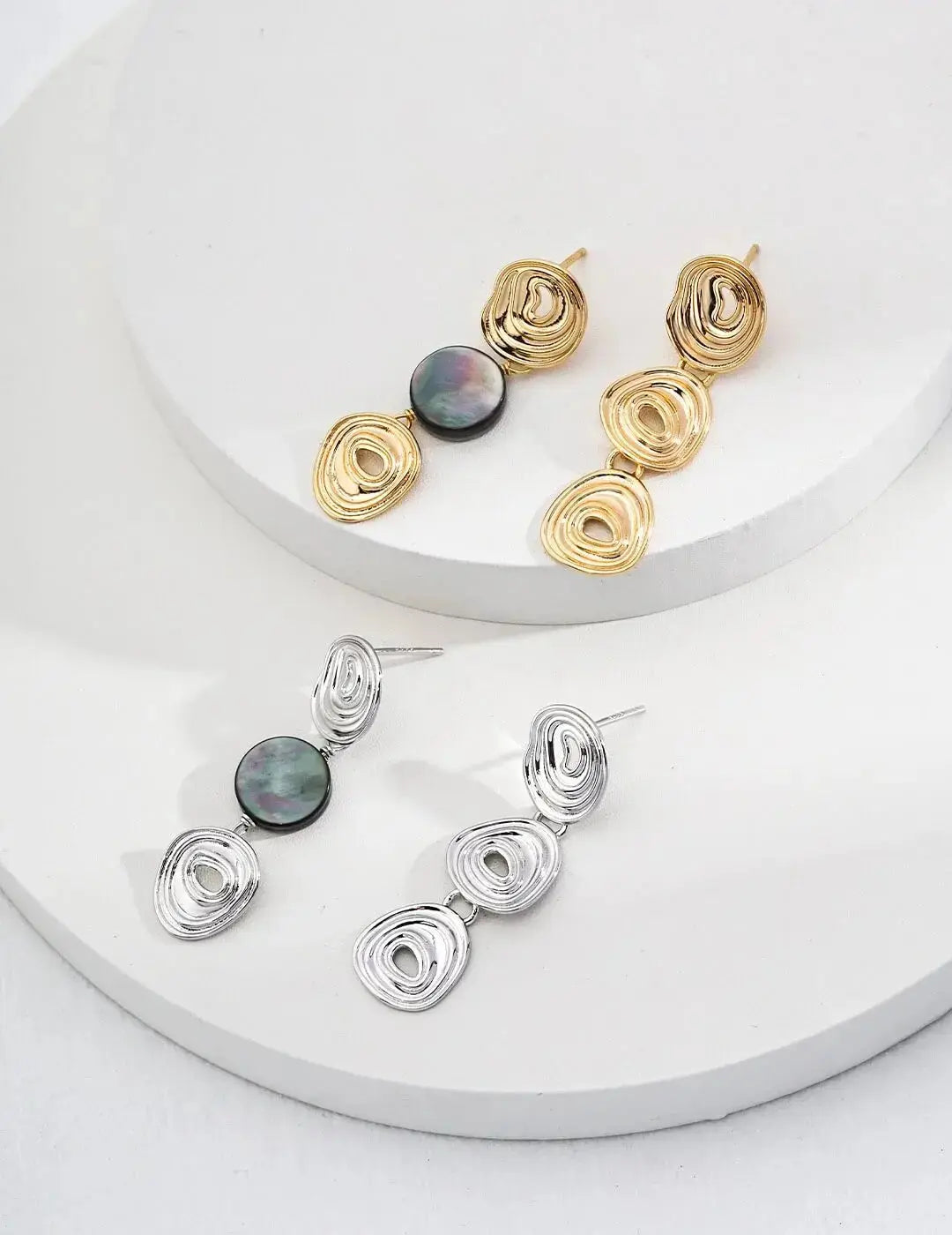 Asymmetric Black Shell Earrings: Modern Minimalist Style Guide Glim Wink