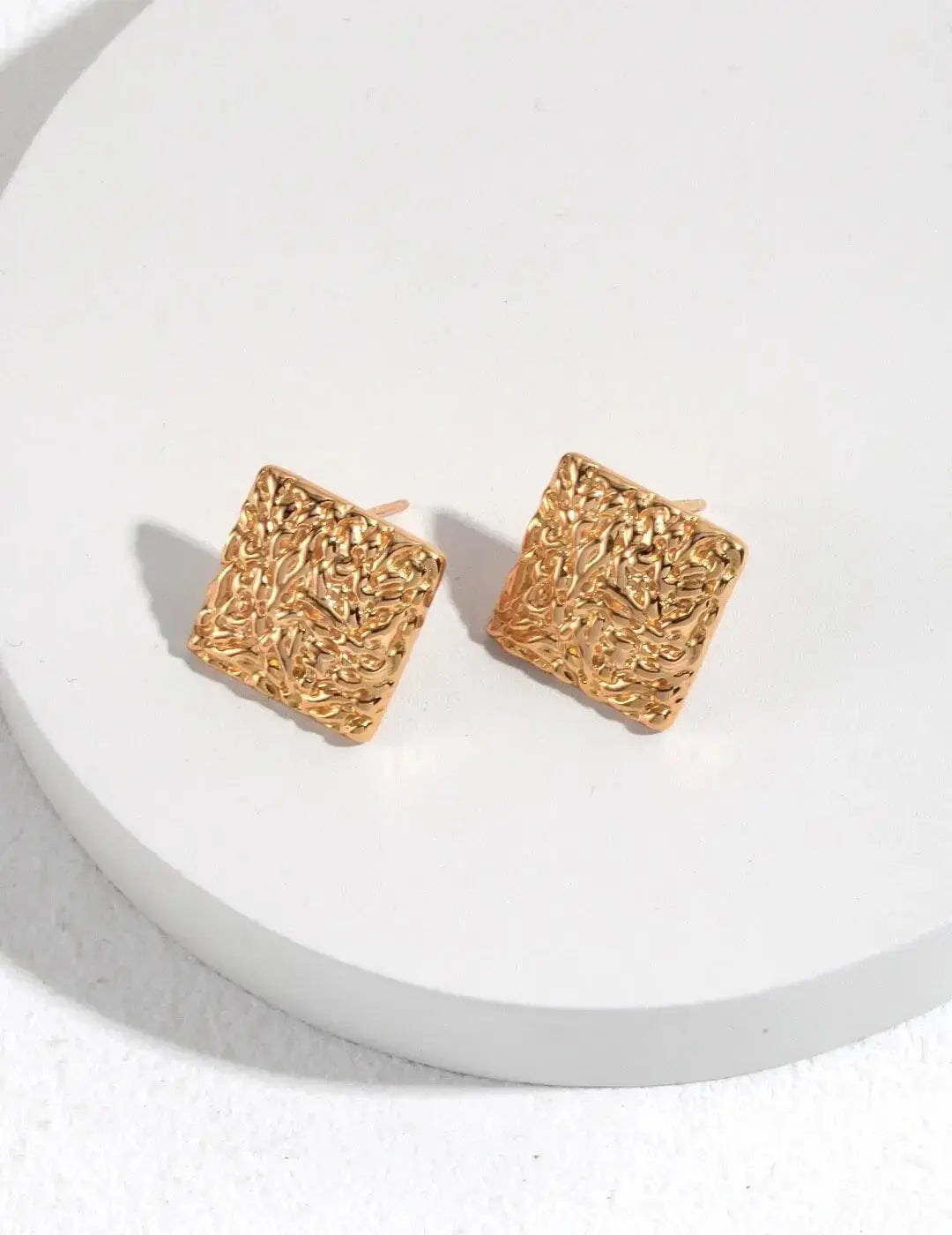 Vintage Gold Plated Hoop Earrings: Timeless Style & Versatility Guide Glim Wink