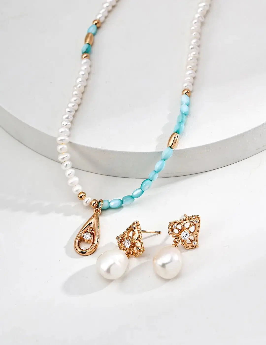 Pearl Malachite and Turquoise Bee Pendant Necklace: Whimsical Elegance for Professional Outfits Glim Wink
