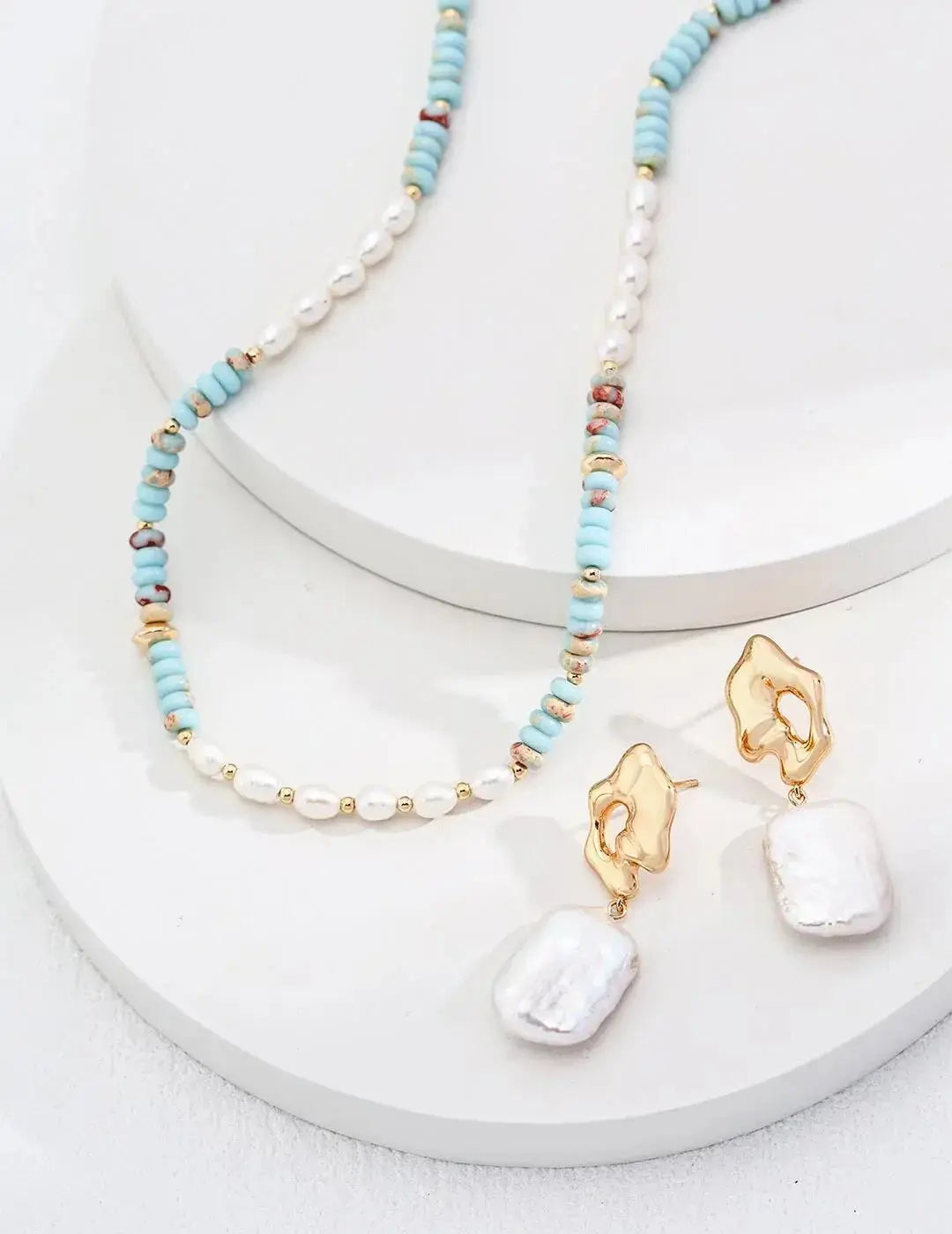 Pearls Source: A Complete Guide to Finding Authentic Pearls Glim Wink