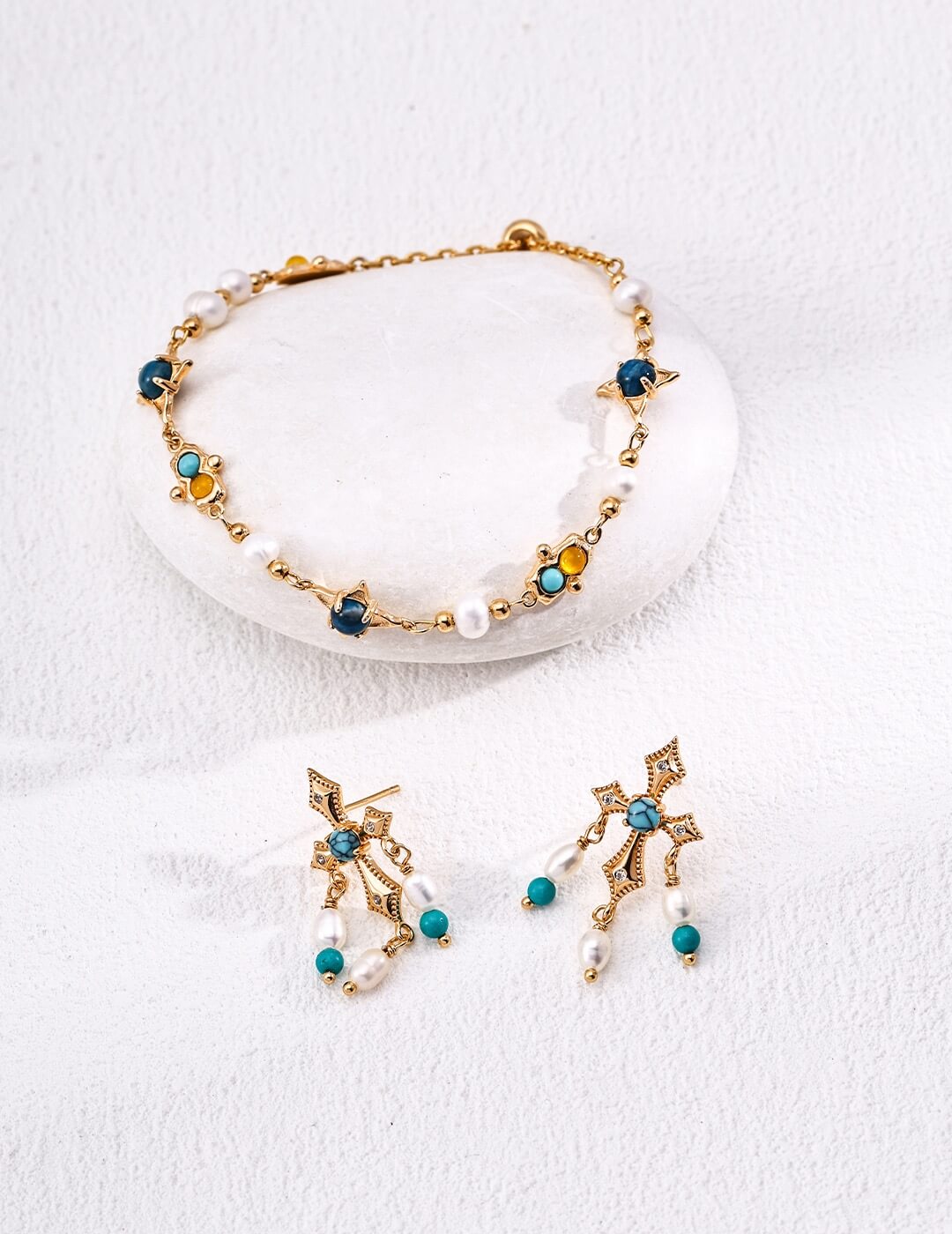 Colored Jewelry Trends 2025: Bold & Professional Styles for Career Women