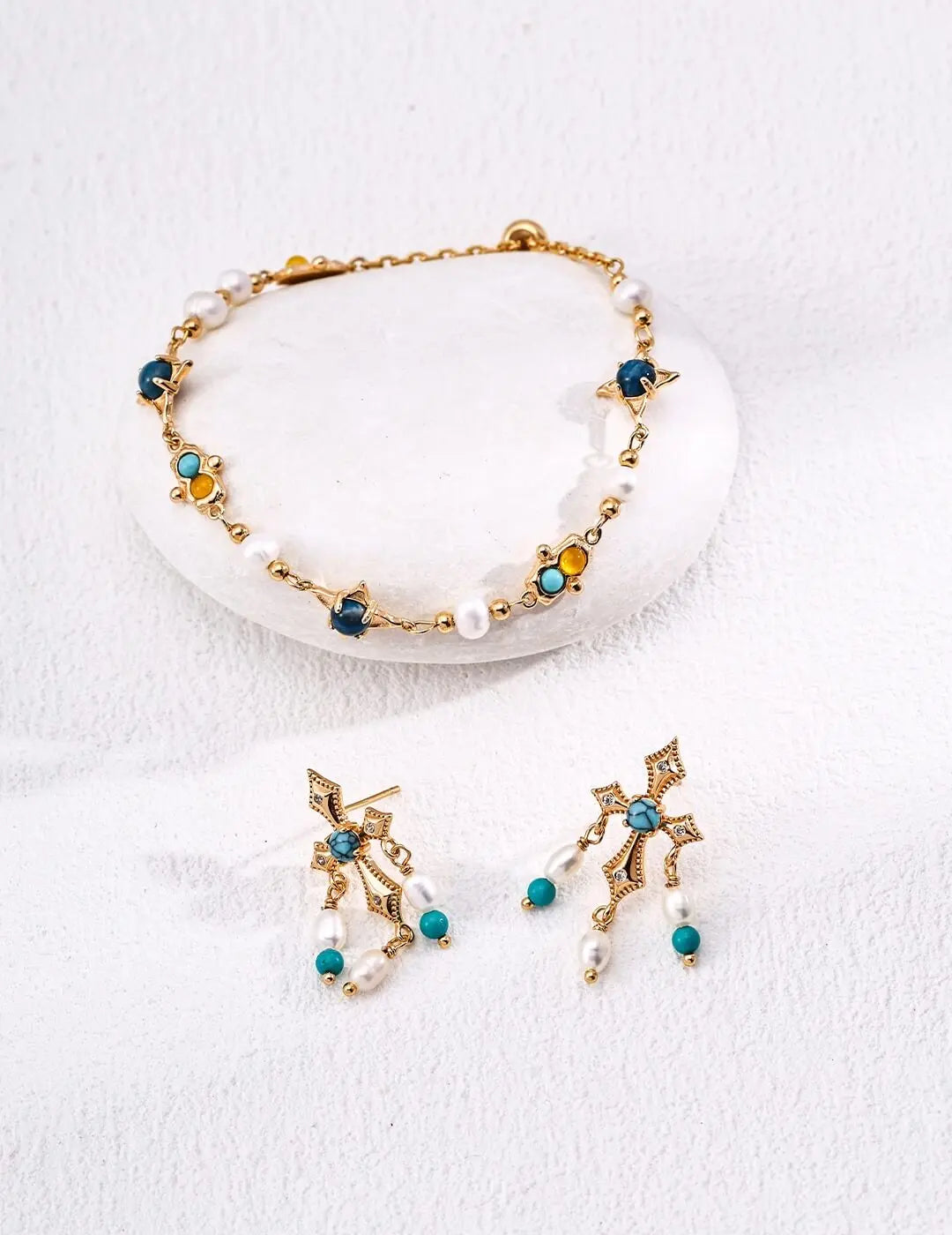 Colored Jewelry Trends 2025: Bold & Professional Styles for Career Women Glim Wink