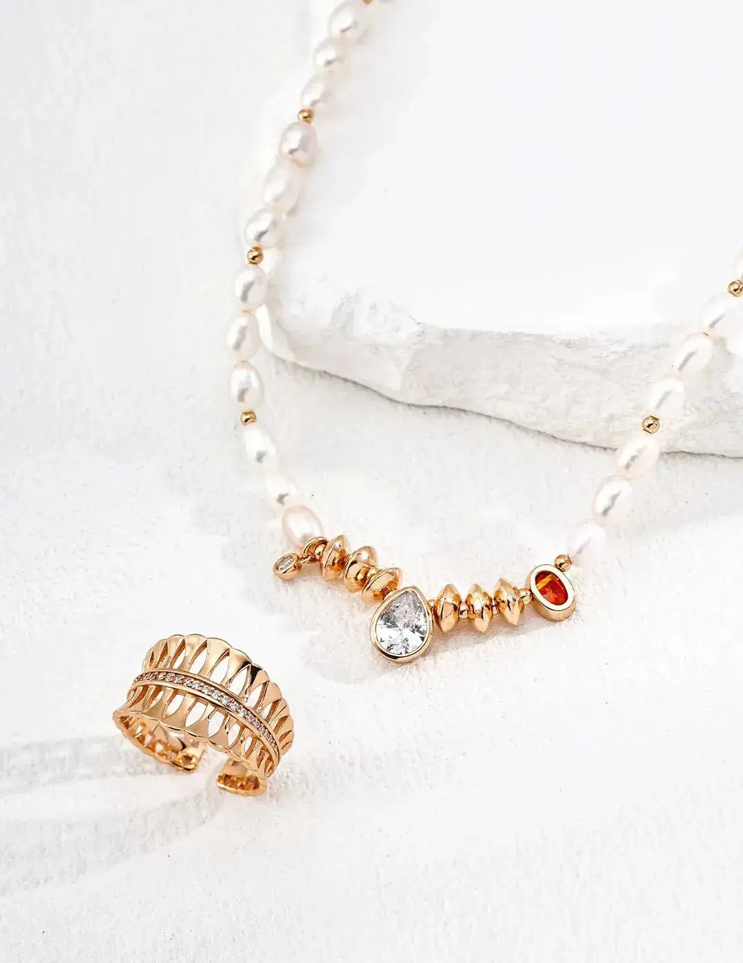 Pearls for Client-Facing Career Women: Build Trust & Make a Memorable Impression Glim Wink