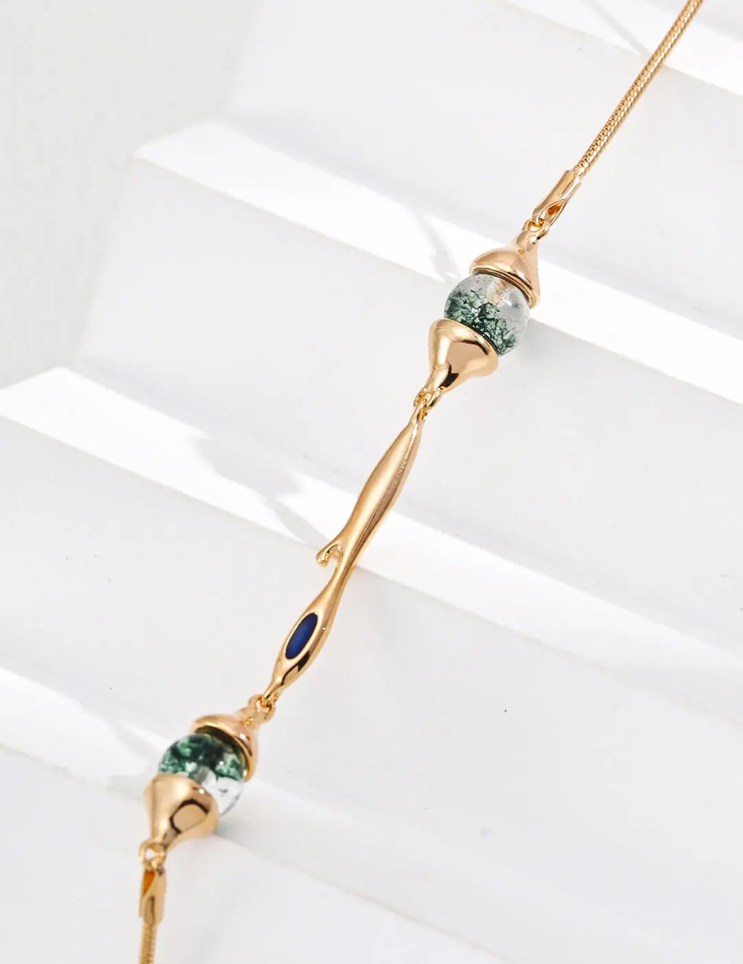 Minimalist Yet Not Monotonous: The Layered Styling Rules of Chic Core Jewelry Glim Wink