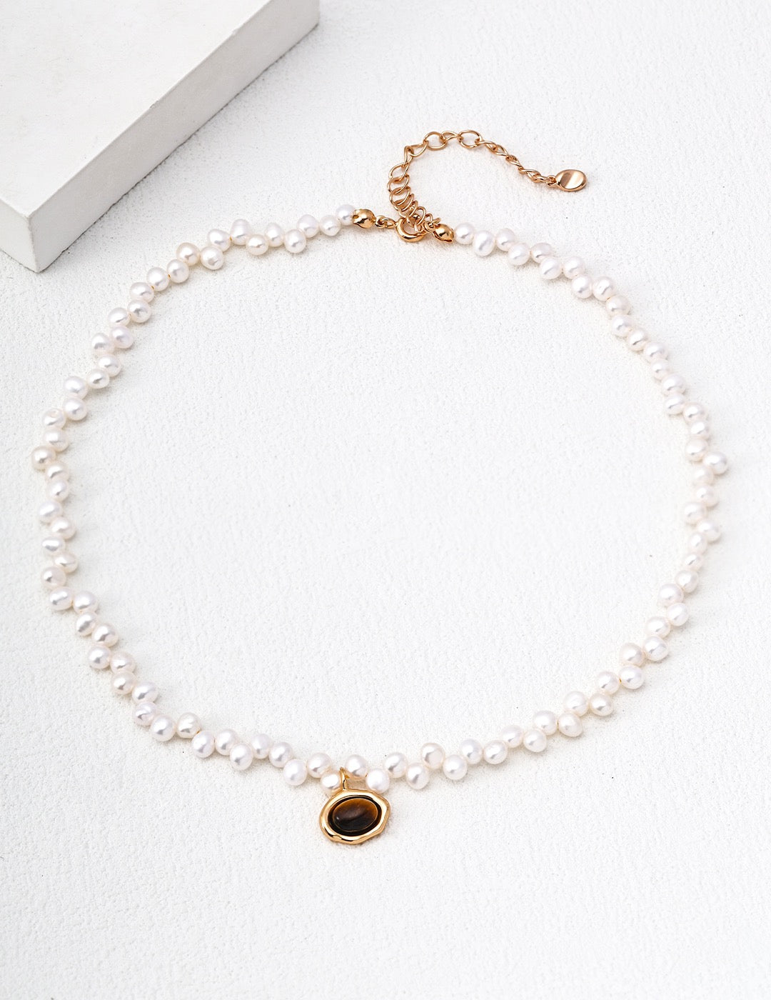 Pearl Jewelry as a Confidence Booster: The Science Behind It