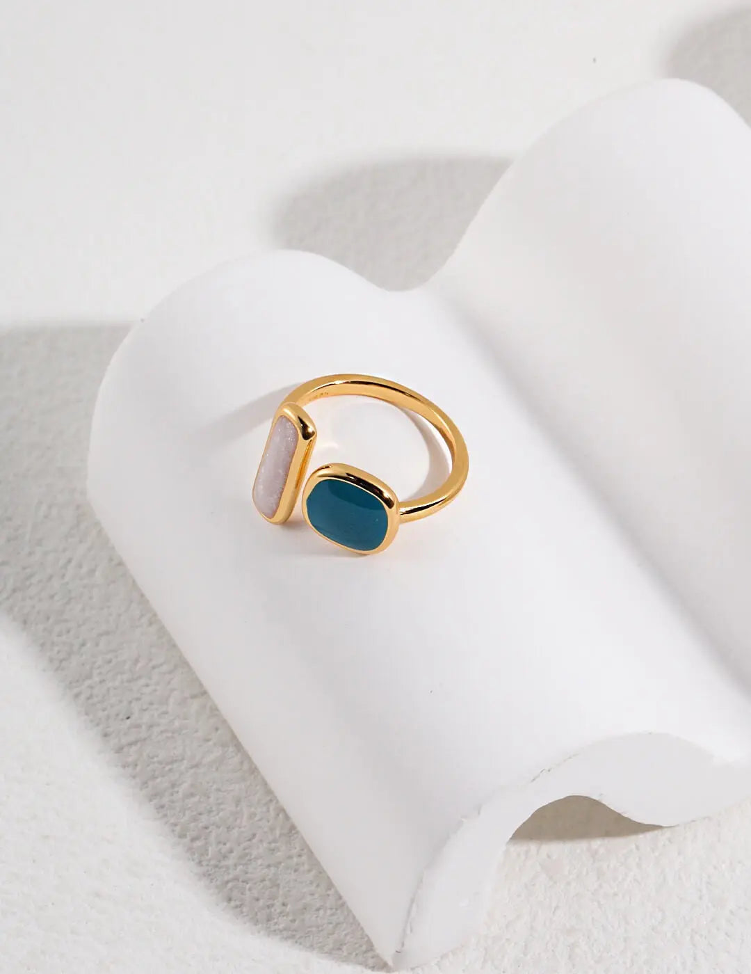 Must-Haves for Career Milestones: The Sentimental Value of Chic Core Minimalist Jewelry Glim Wink