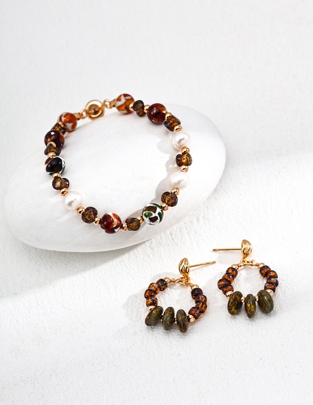 How to Choose Colored Jewelry by Career Field – Professional and Tailored to Your Role - Glim Wink