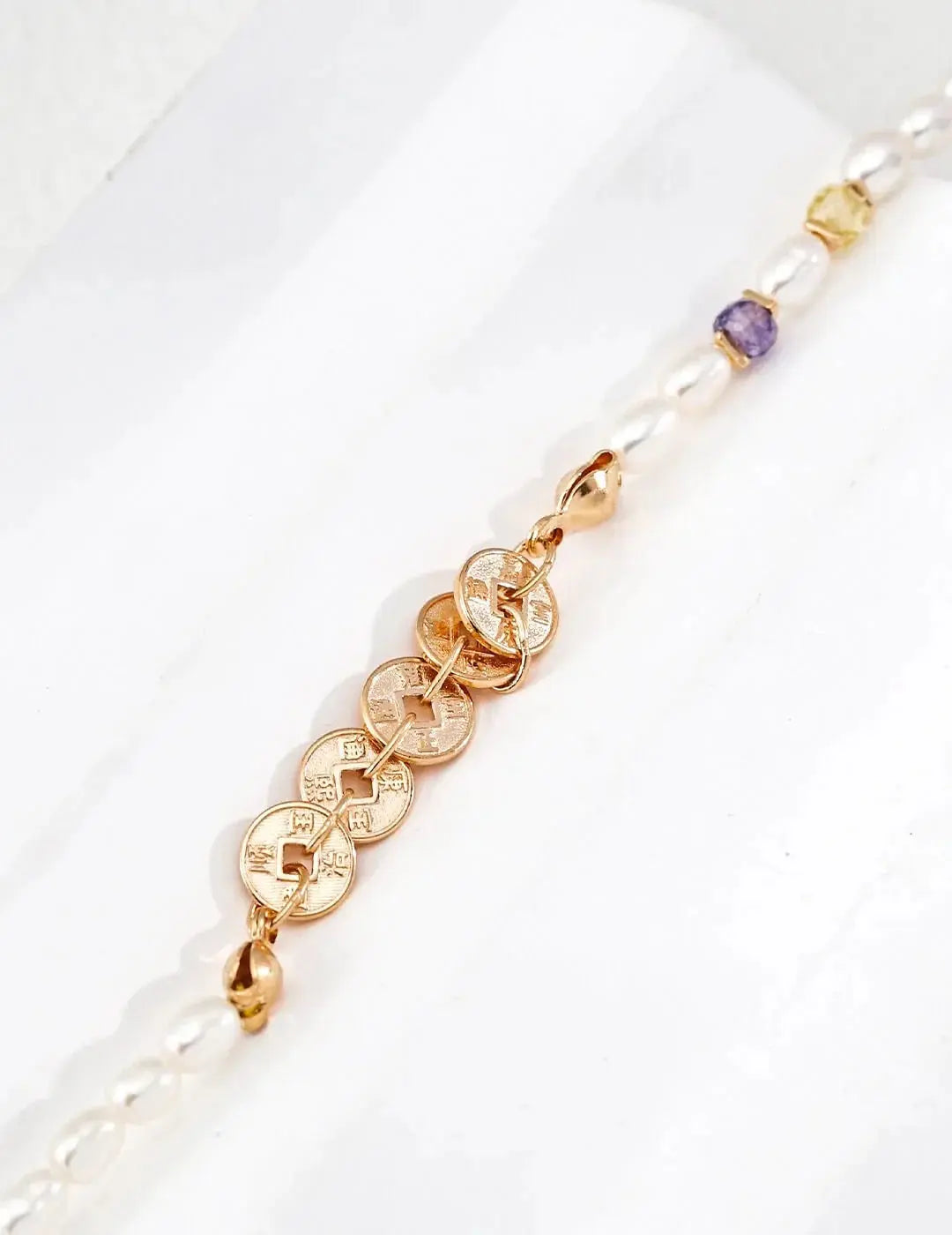 Classic vs. Trendy Jewelry: How Career Women Can Balance Timelessness & Style Glim Wink