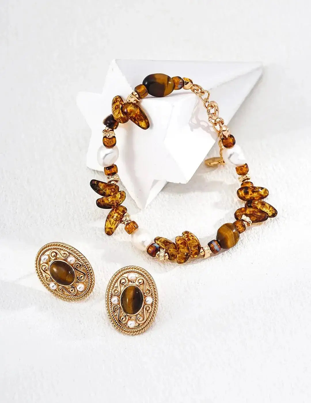 Natural Tiger Eye Stone Bracelet: Minimalist Boho Charm for Women Glim Wink