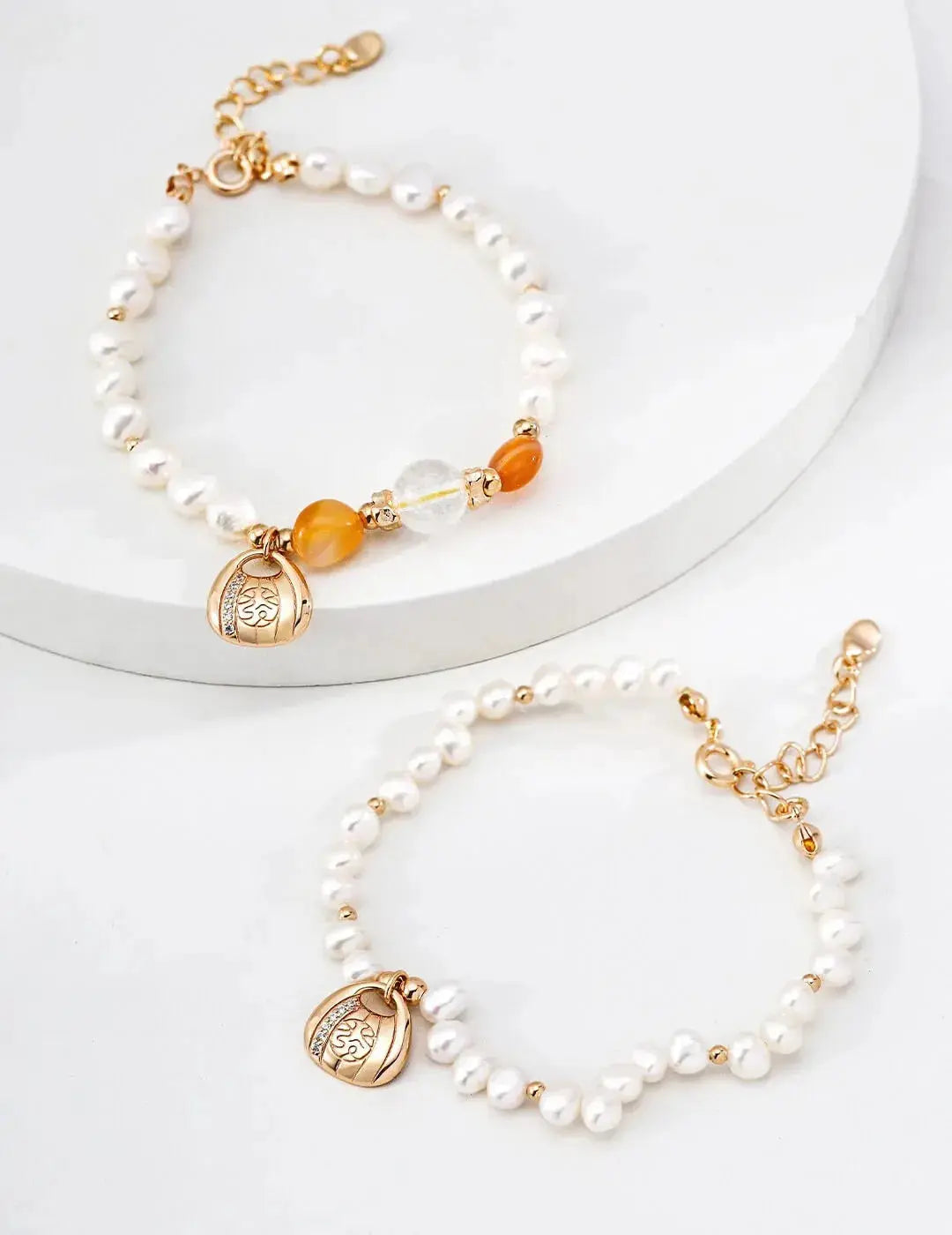 Confidence Through Jewelry – How Professional Women Can Use Accessories to Build Authority & Poise Glim Wink