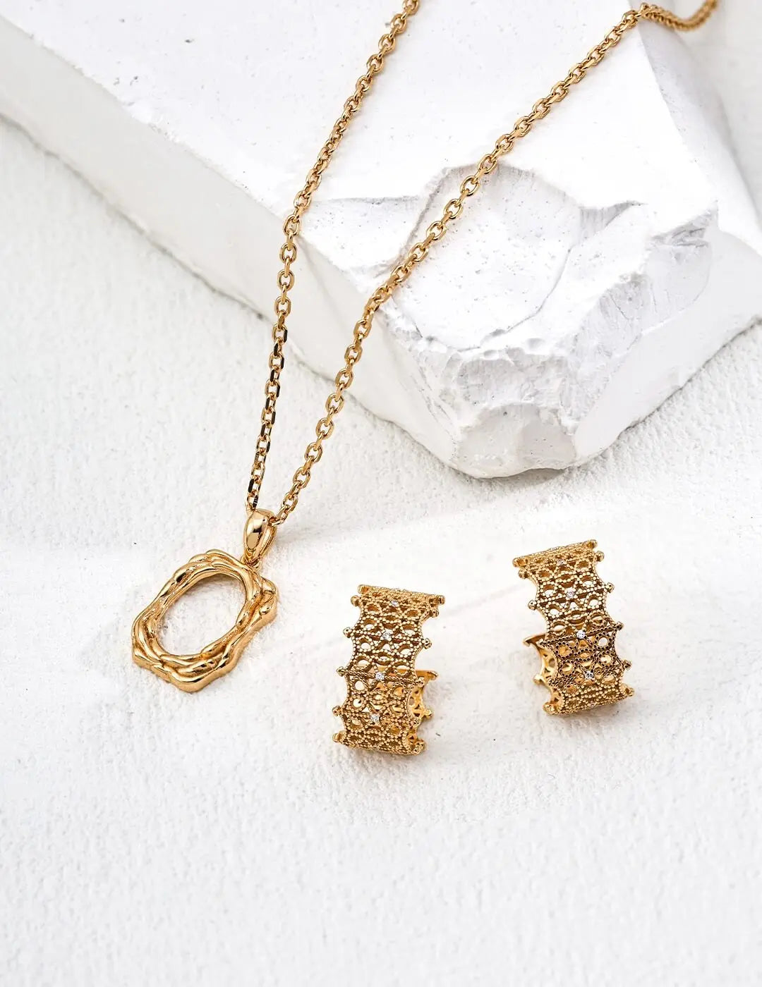 How Jewelry Helps Career Women Build Their Professional Brand Glim Wink