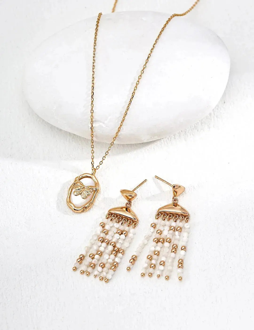 Building a Versatile Jewelry Wardrobe for the Multifaceted Career Woman Glim Wink