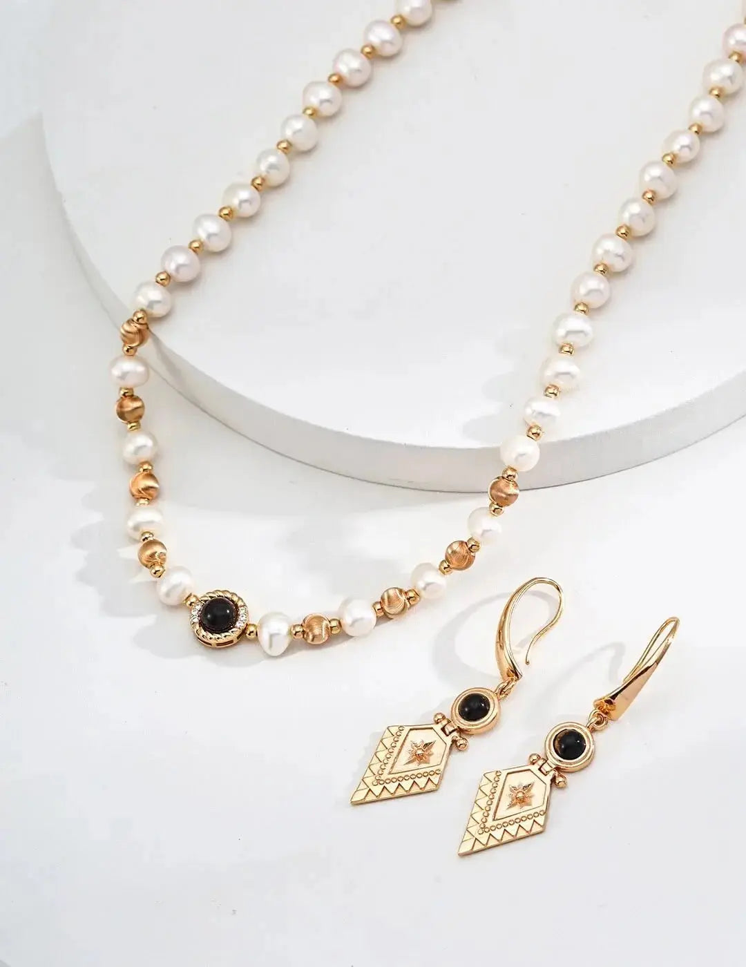 Fresh Aquamarine Jewelry for Summer Office Wear: Light & Professional Glim Wink