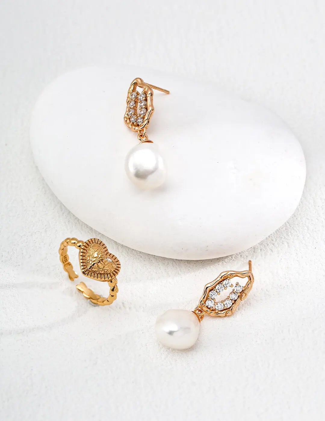 Quiet Luxury: How Matte-Finish Jewelry Elevates Professional Style for Mid-Career Women Glim Wink