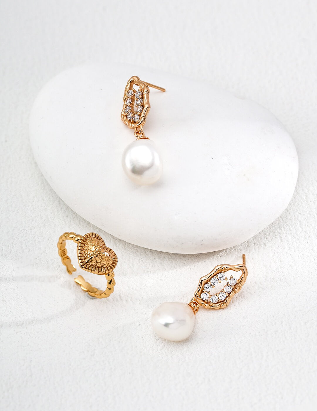 Quiet Luxury: How Matte-Finish Jewelry Elevates Professional Style for Mid-Career Women