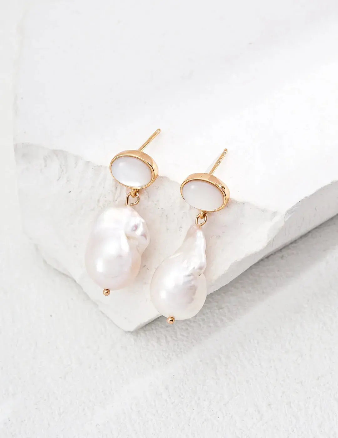 Irregular Large Pearl & Shell Earrings Glim Wink