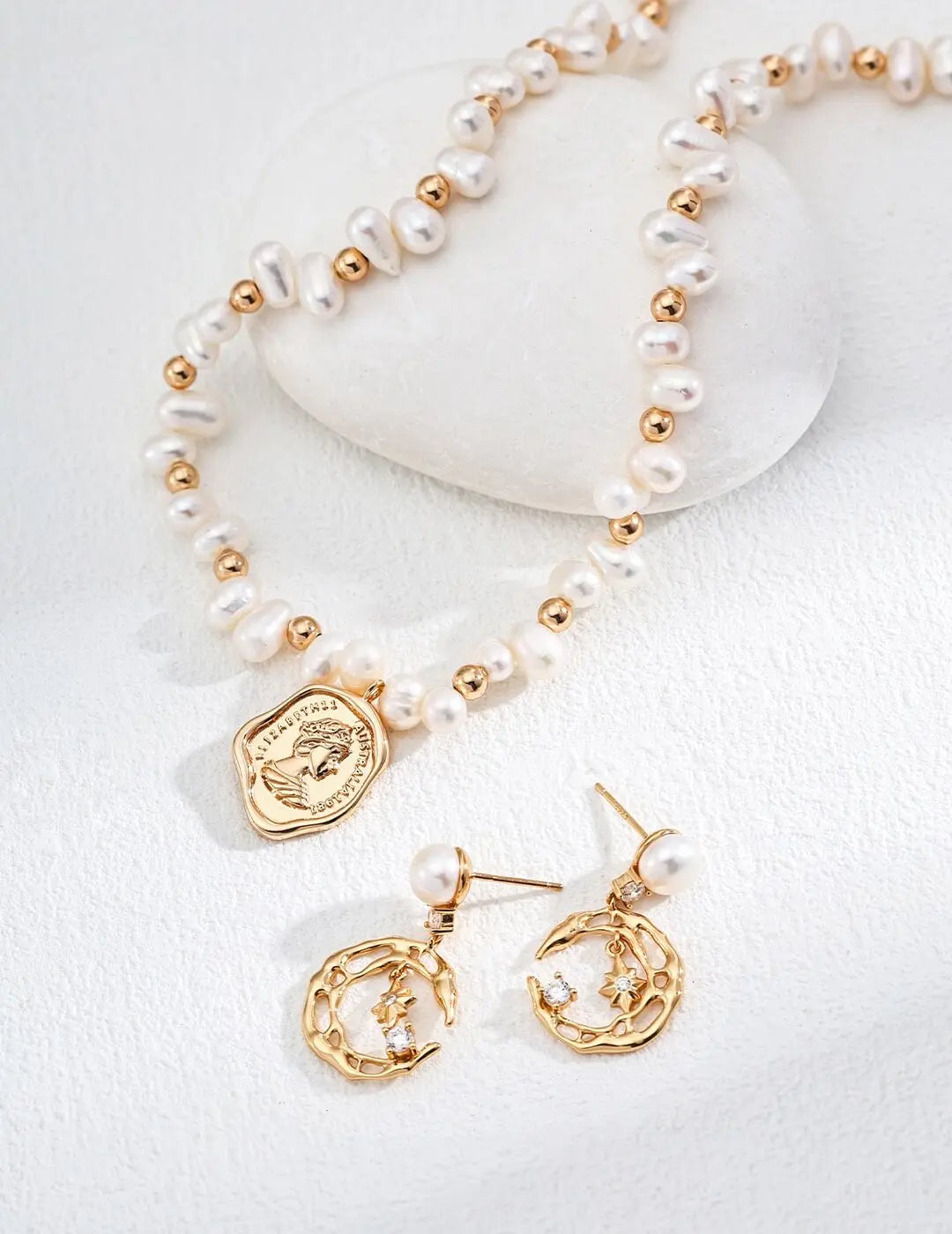 Star & Moon Pearl Earrings Glim Wink