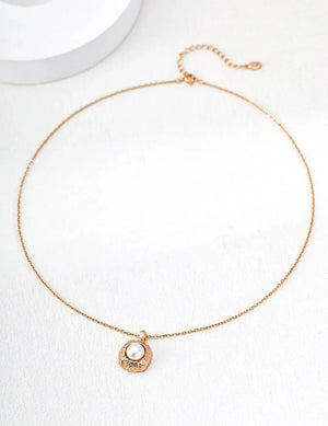 Brecciated Pattern Pearl Necklace Glim Wink