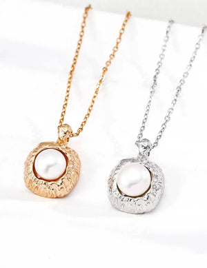 Brecciated Pattern Pearl Necklace Glim Wink