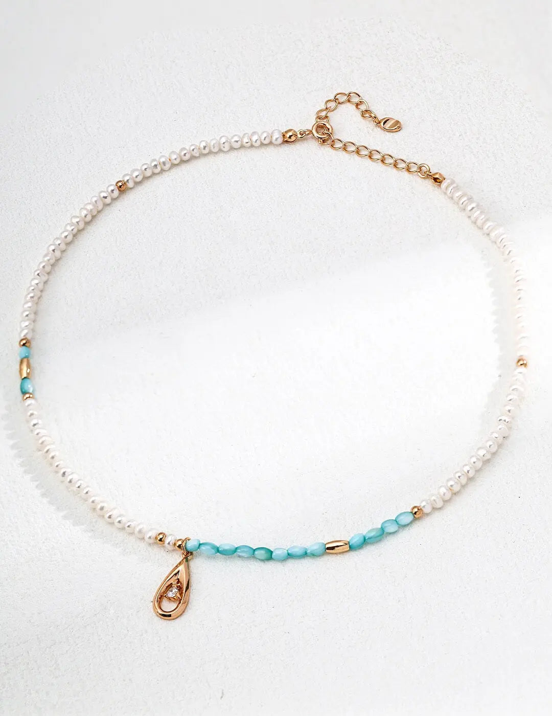 Pearl Blue Mother-of-Pearl Zircon Necklace Glim Wink