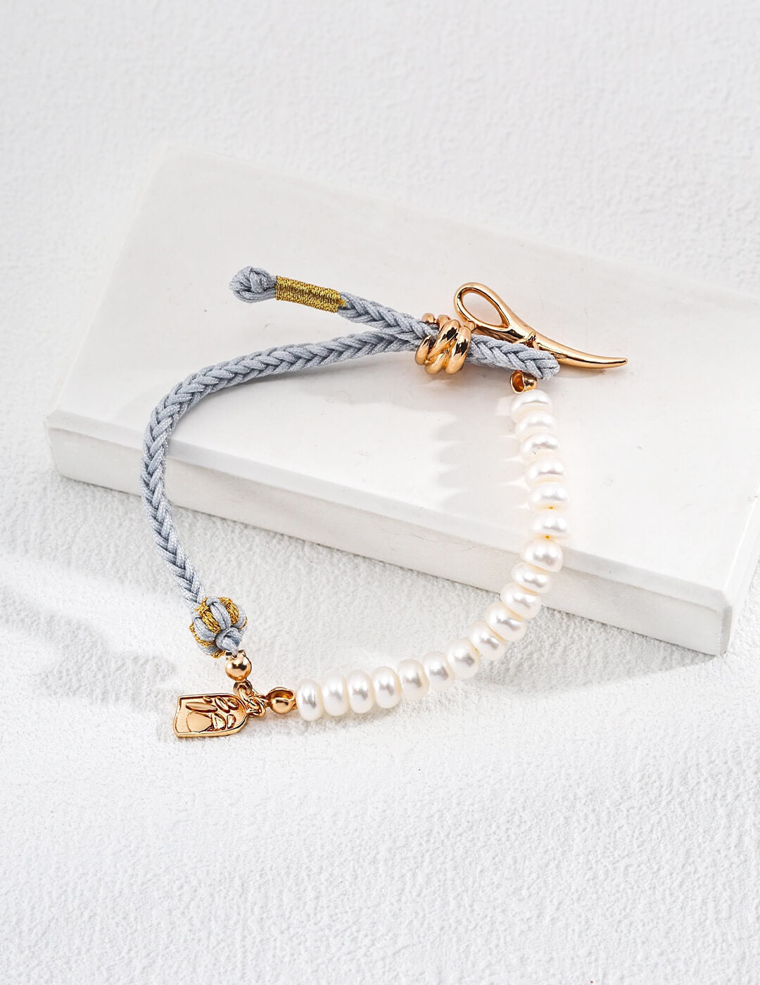 Braided Pearl Bracelet Glim Wink