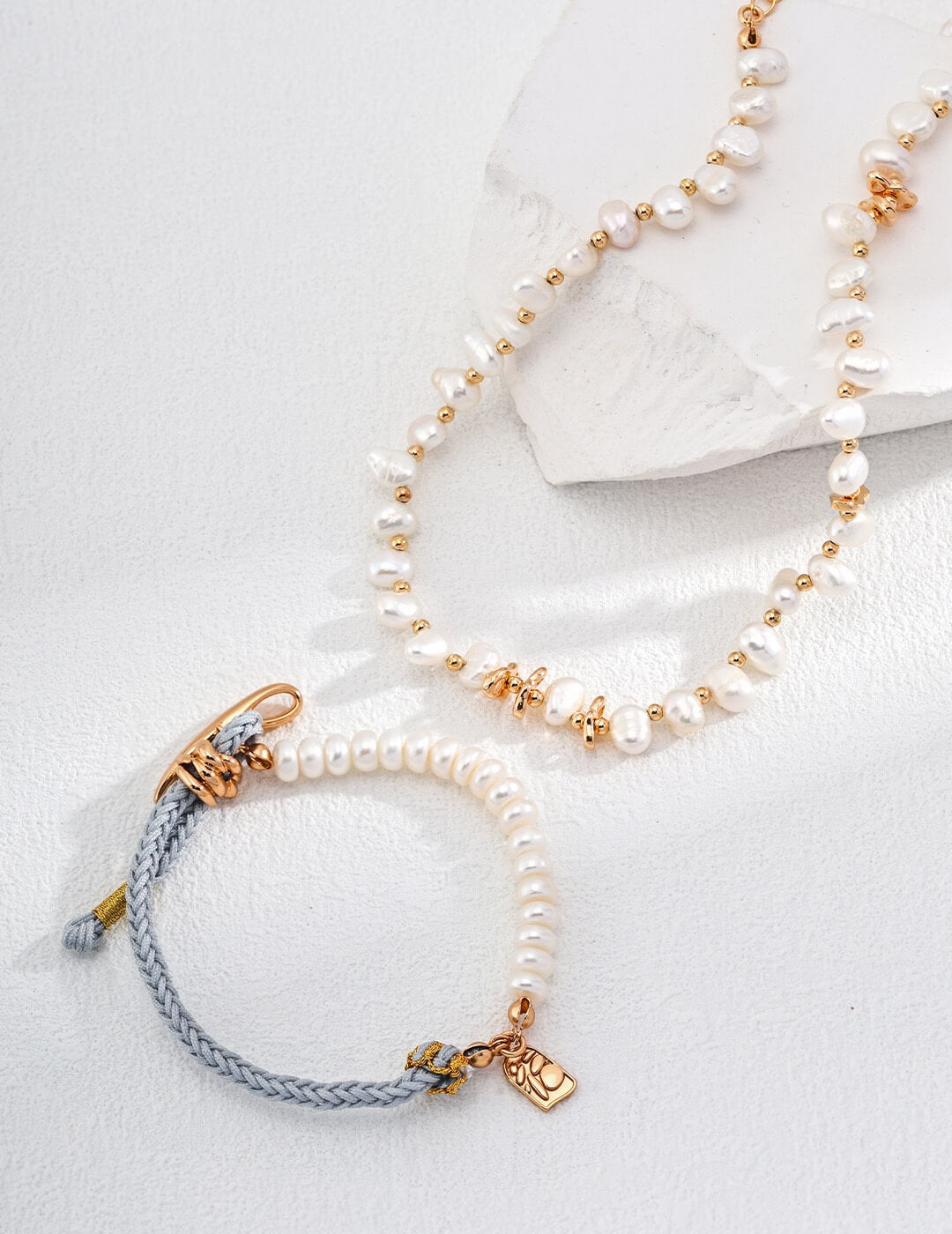 Braided Pearl Bracelet Glim Wink