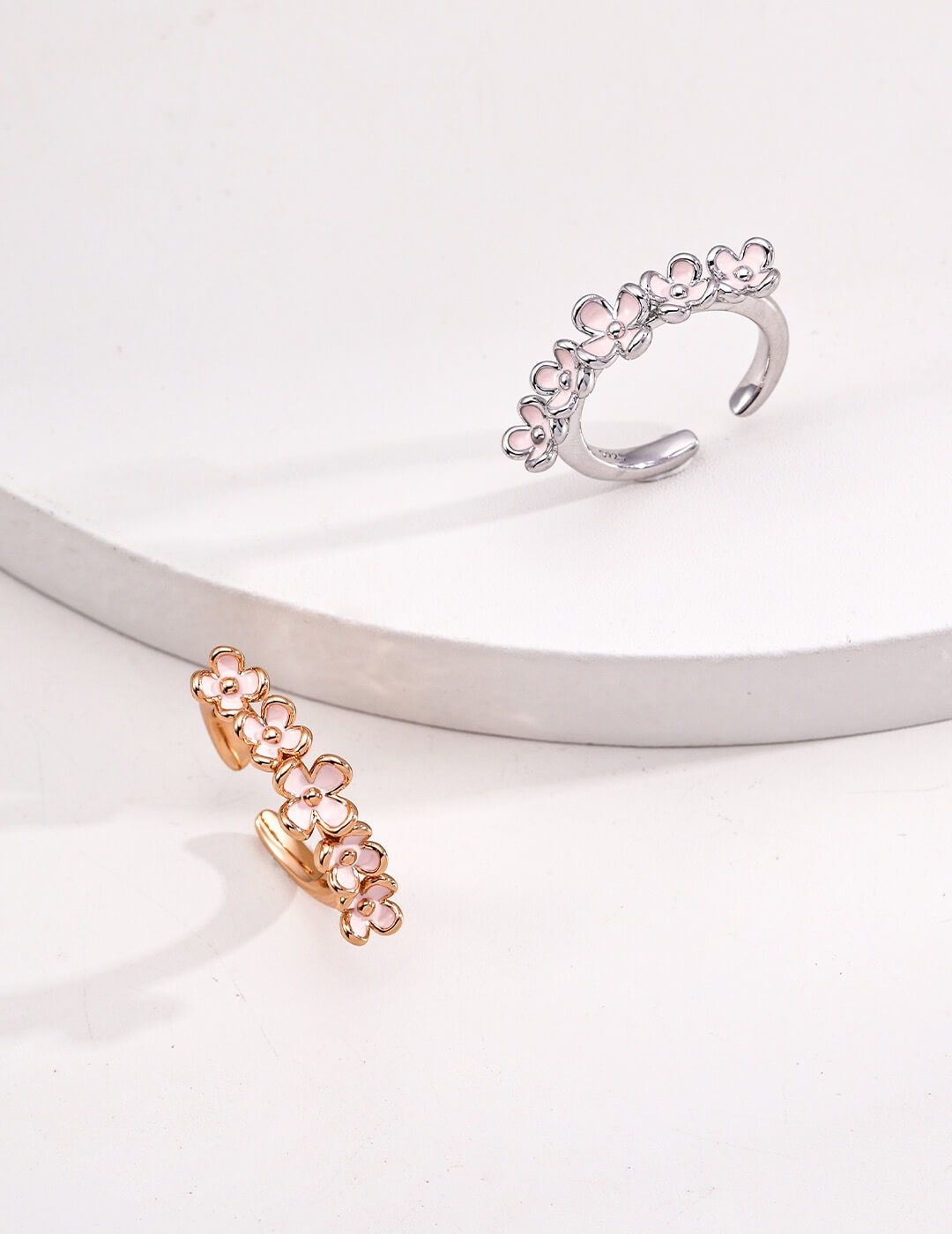 Floral Enamel-Drip Ring Glim Wink