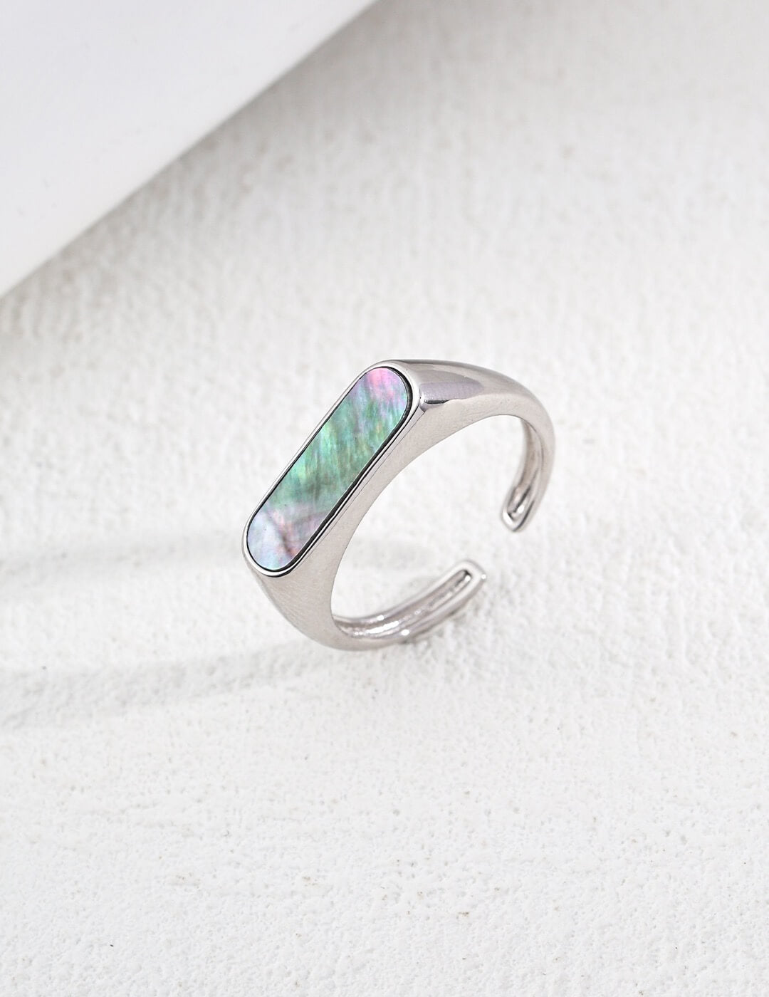 Minimalist Black Mother-of-Pearl Ring Glim Wink