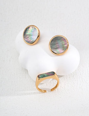 Minimalist Black Mother-of-Pearl Ring Glim Wink