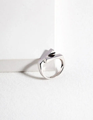 Geometric Angled Ring Glim Wink