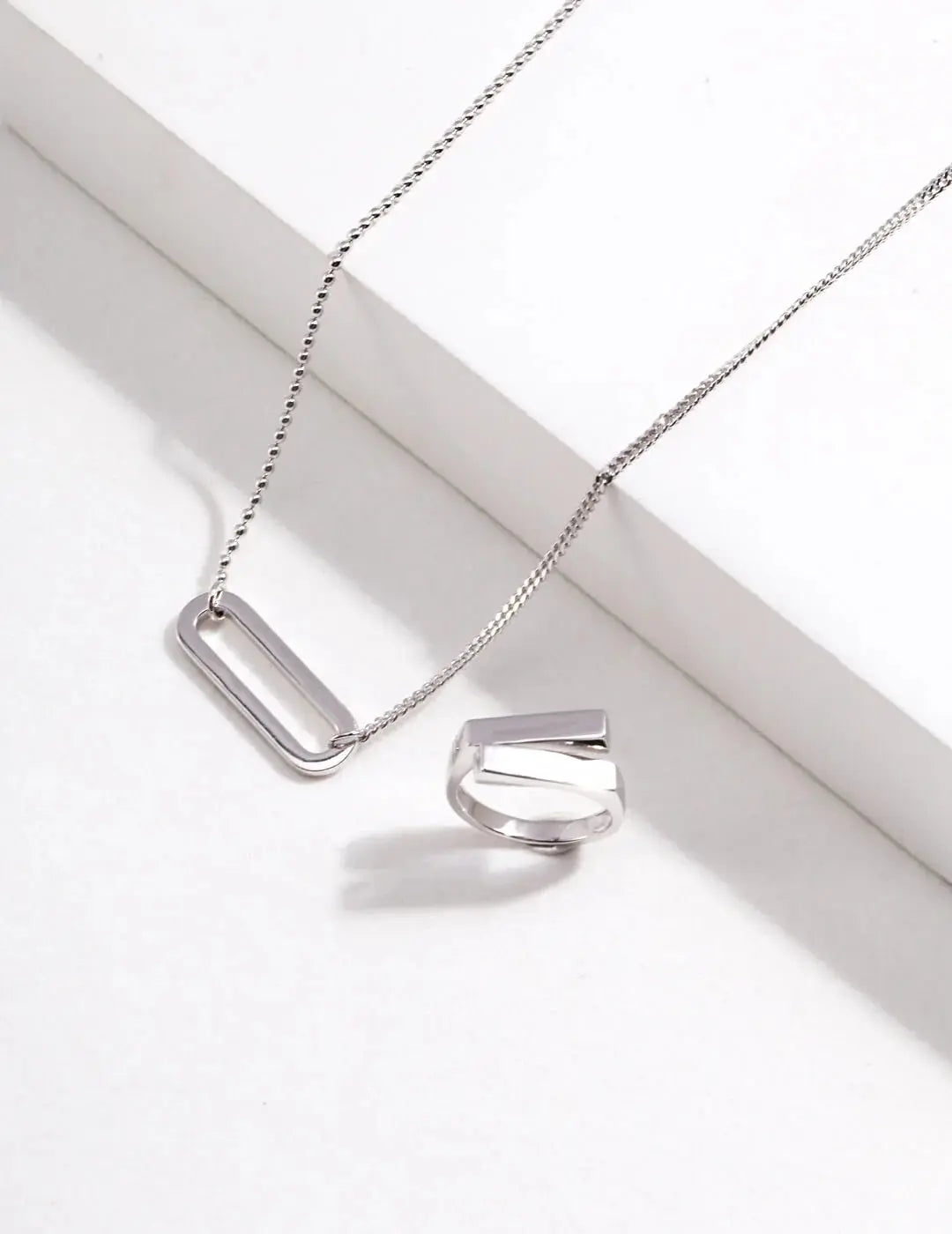 Geometric Angled Ring Glim Wink