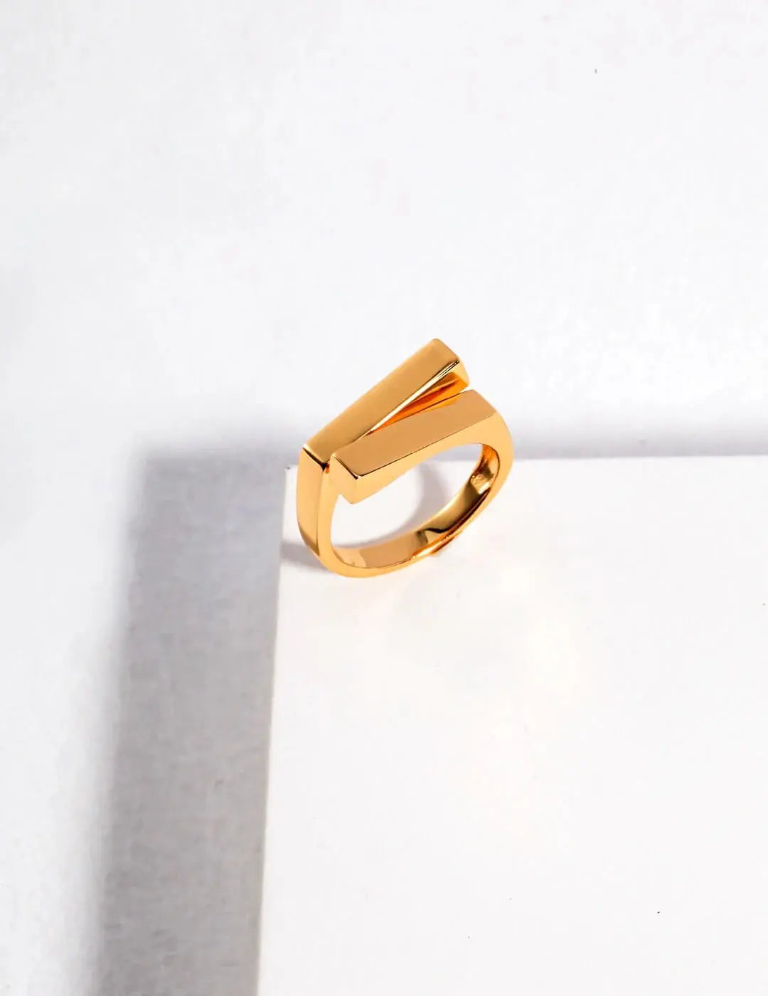 Geometric Angled Ring Glim Wink