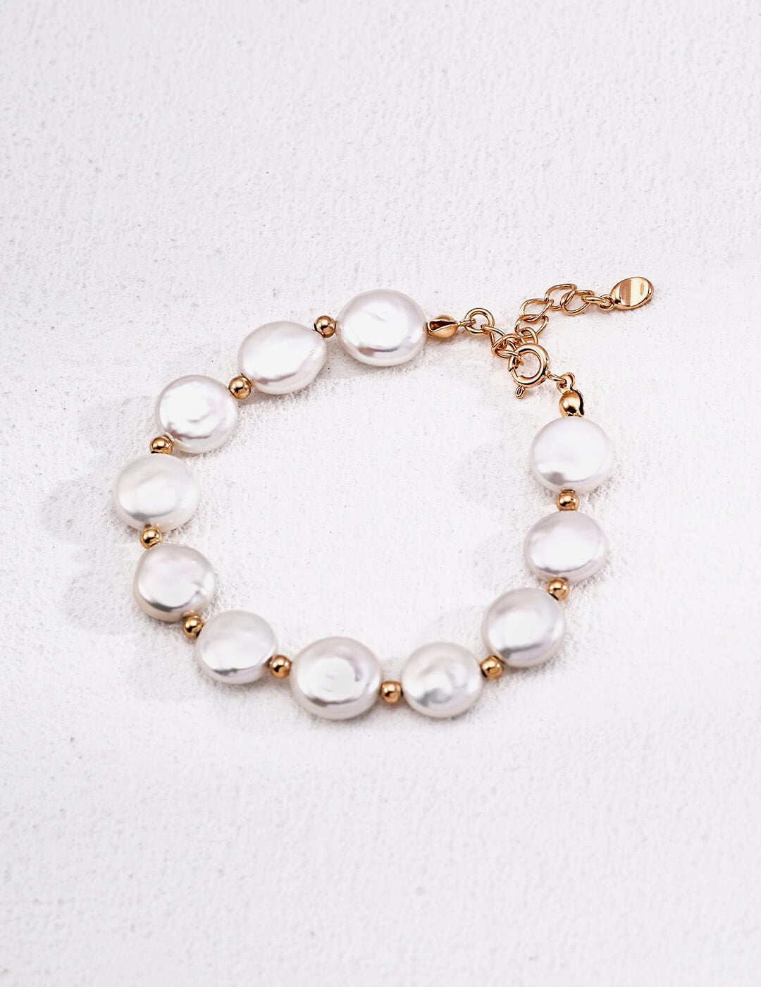 Baroque Button Pearl Bracelet Glim Wink