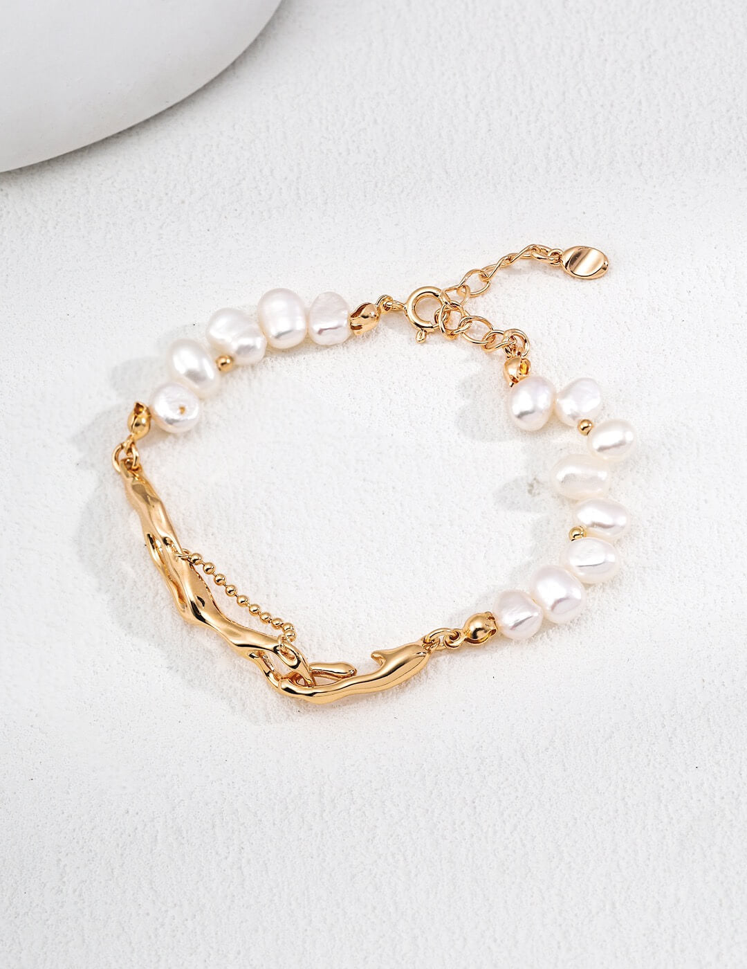 Lava Flow Pearl Bracelet Glim Wink