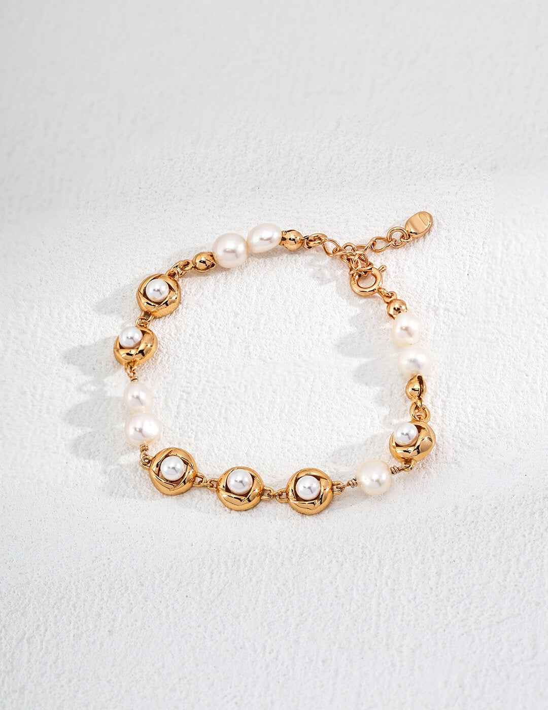 Stamen Pearl Bracelet Glim Wink