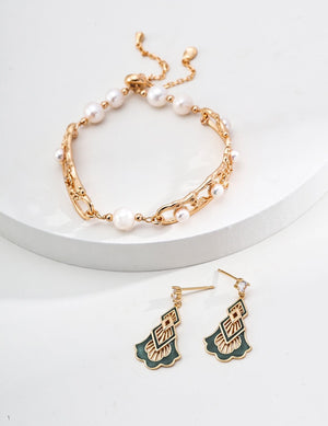 Enamel Drop Zircon Leaf Earrings Glim Wink