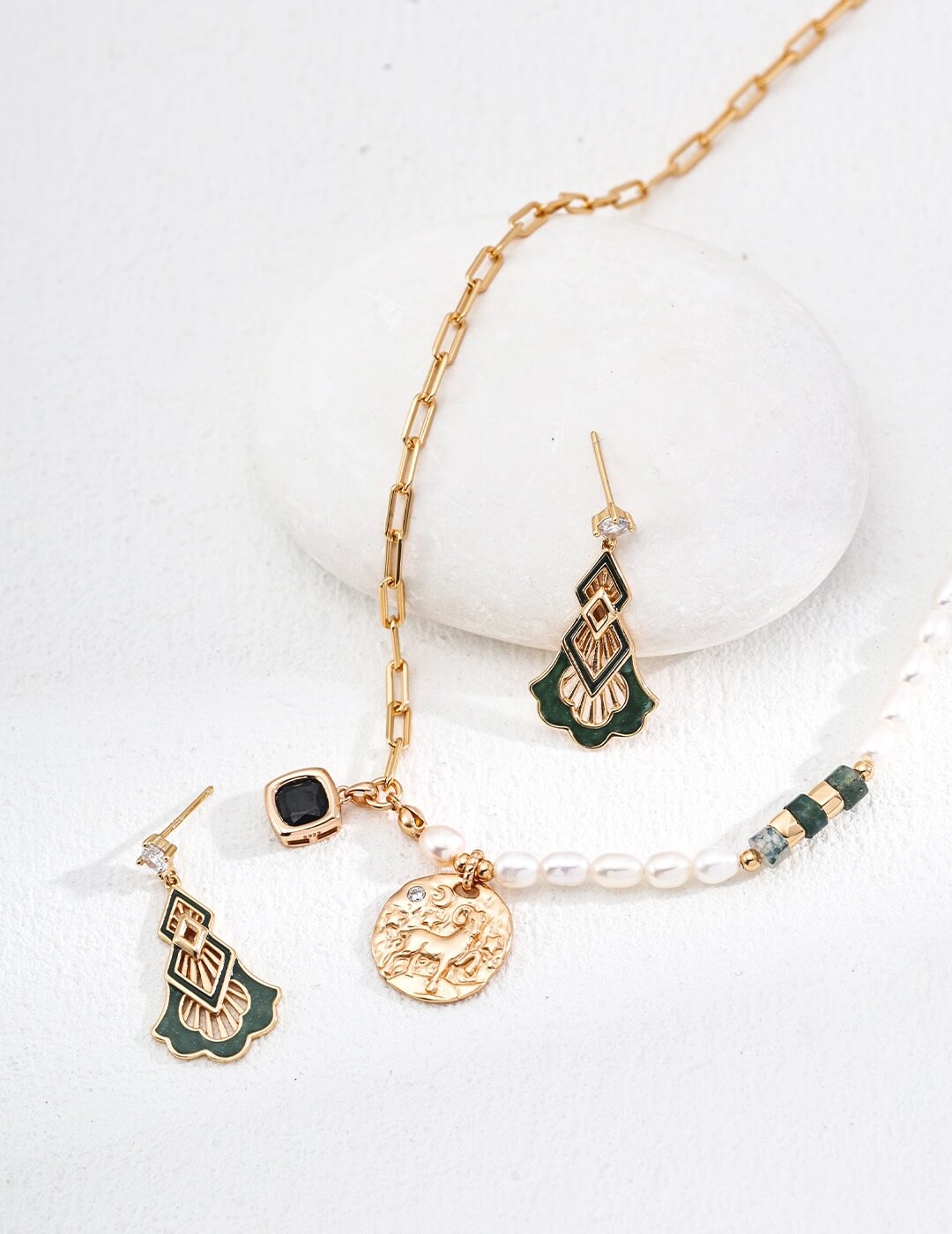 Enamel Drop Zircon Leaf Earrings Glim Wink