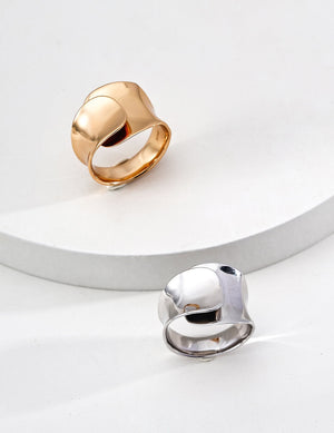 Solid Silver Concave Ring Glim Wink